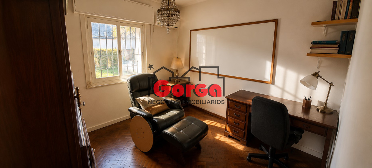 Casa ID.595 - Sobre Br. Artigas, próx. Canal 5