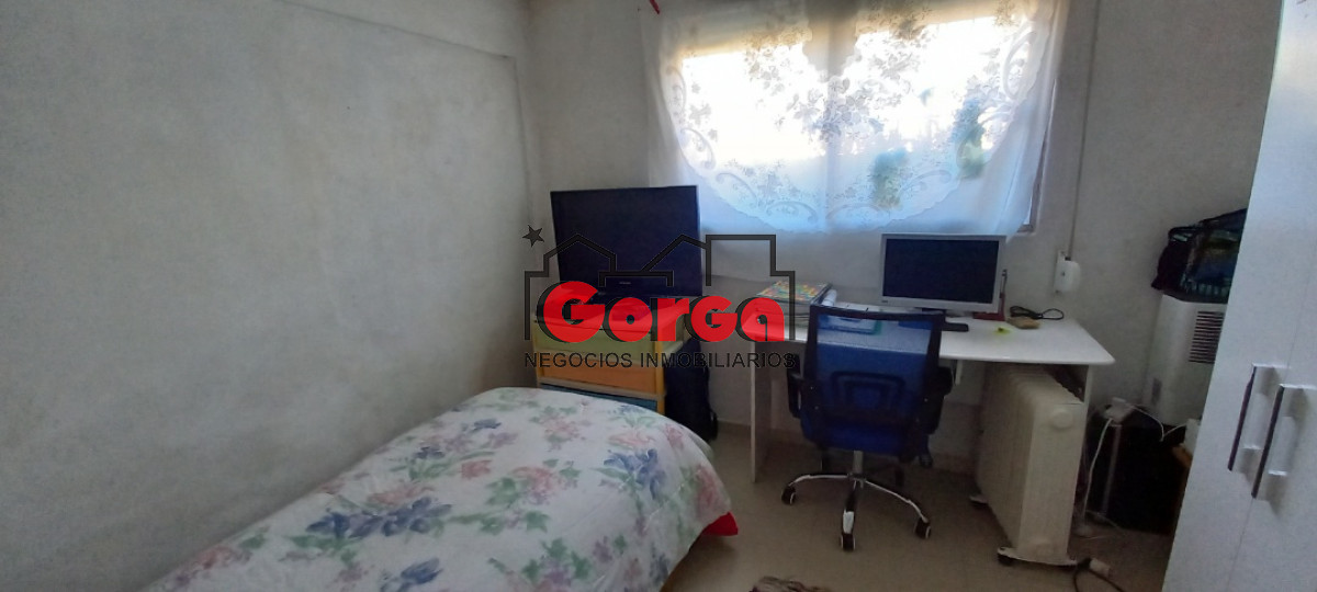 Casa ID.52 - Casa con jardín en L, 2 dormitorios, living comedor, cocina y baño. Oportunidad!!