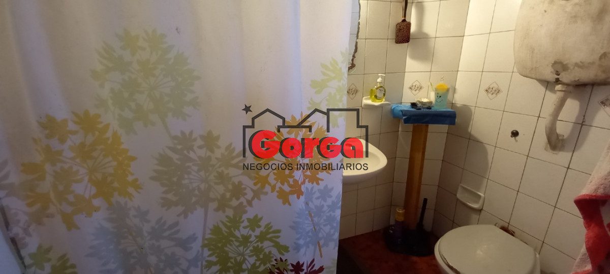 Casa ID.52 - Casa con jardín en L, 2 dormitorios, living comedor, cocina y baño. Oportunidad!!