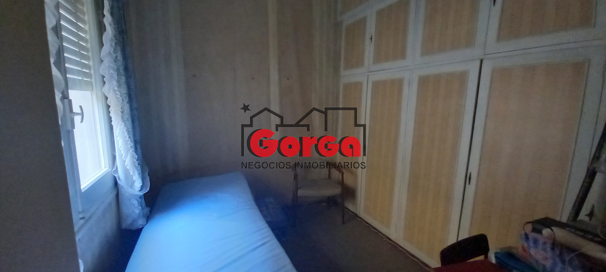 Casa ID.518 - Padrón único sobre Acevedo Díaz esquina Martín García