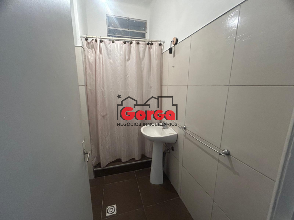 Casa ID.603 - Casa 2 dorm detrás Shopping Nuevo Centro 