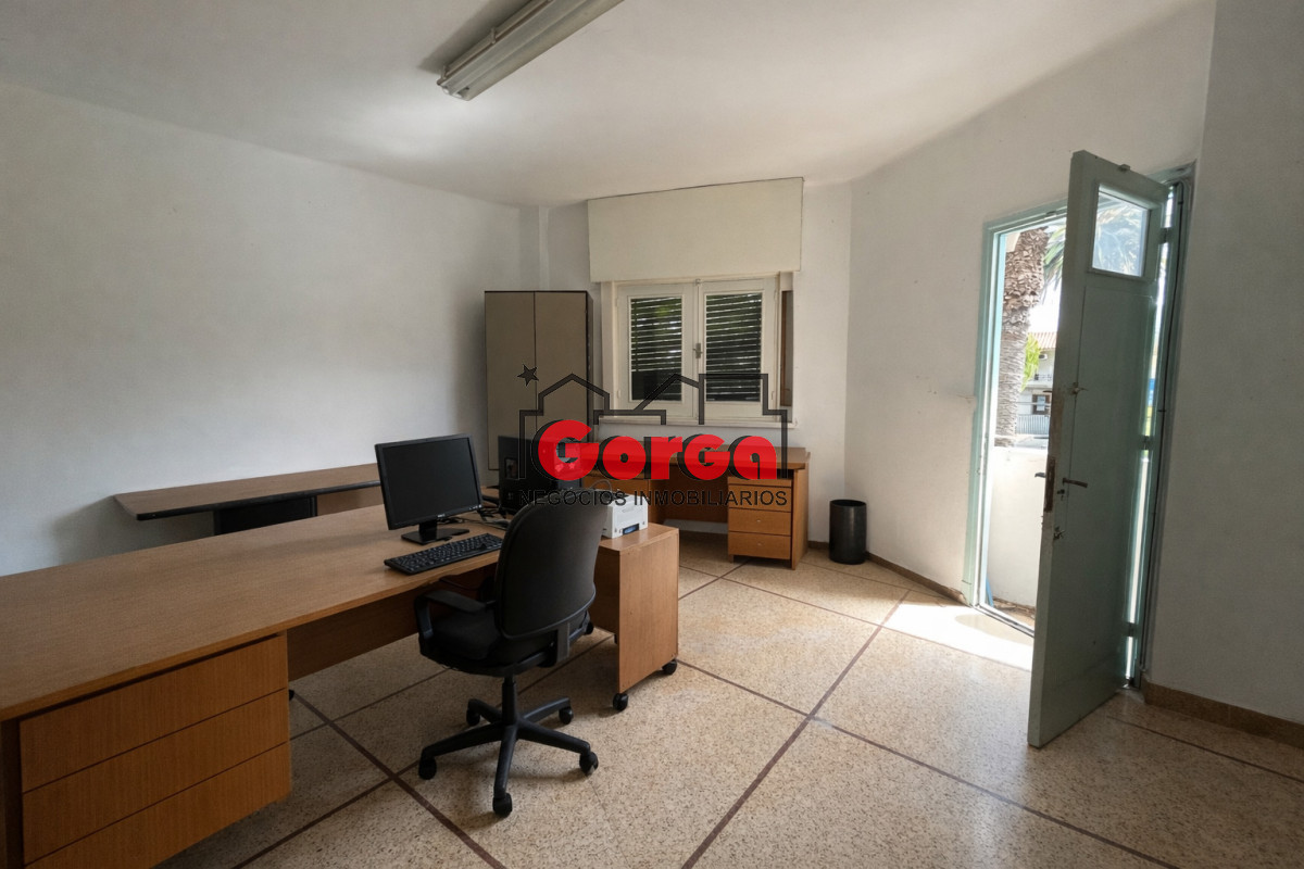 Casa ID.570 - Sobre Br Artigas y Marcelino Sosa, casa en planta alta. 