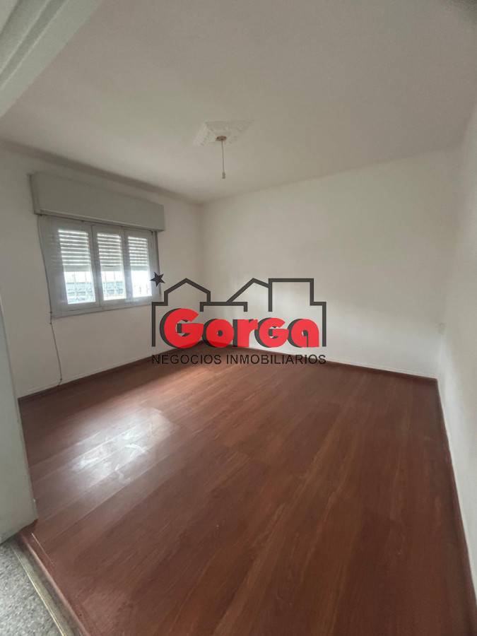Casa ID.603 - Casa 2 dorm detrás Shopping Nuevo Centro 