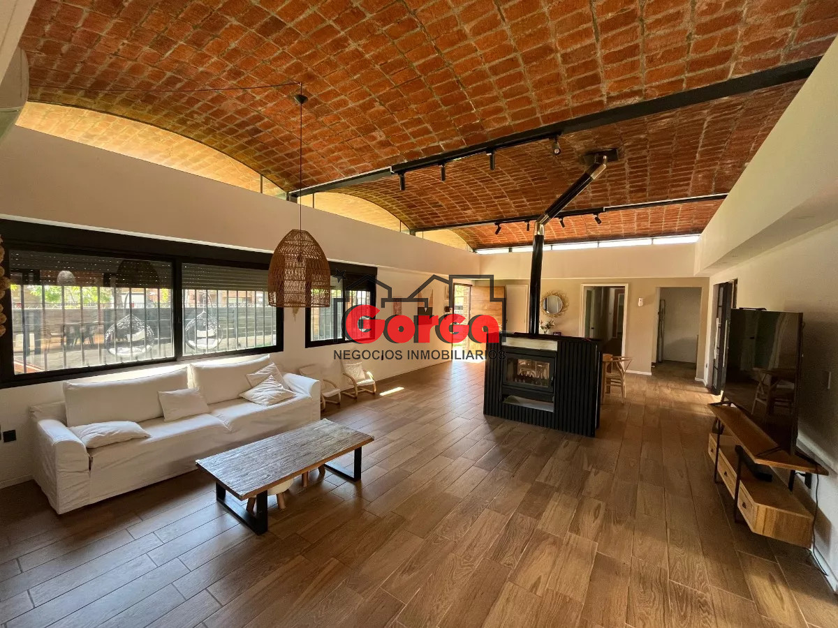 Casa ID.439 - Hermosa casa domótica en Carrasco Sur, a metros de Avda Italia