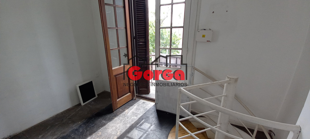 Casa ID.538 - A metros de la Rambla, sobre Solano López 