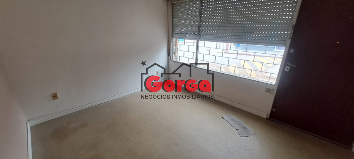 Casa ID.539 - Excelente casa sobre Requena y Miguelete