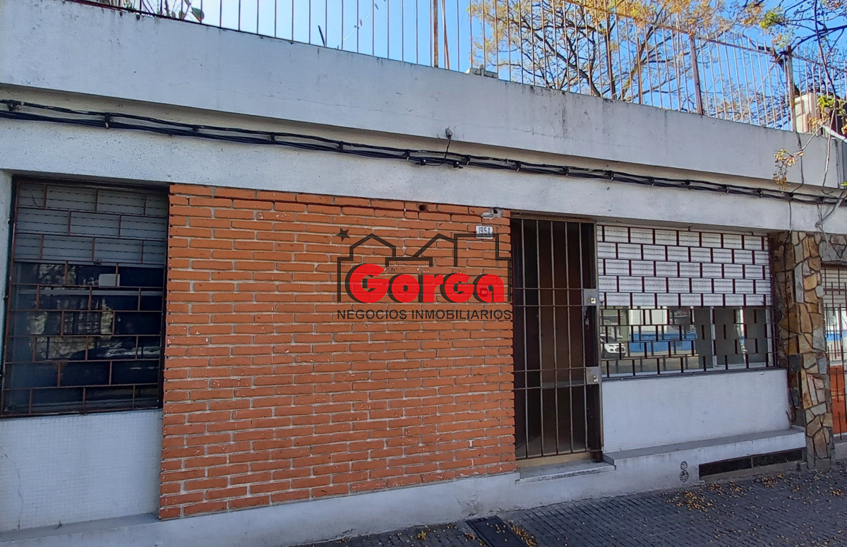 Casa ID.539 - Excelente casa sobre Requena y Miguelete