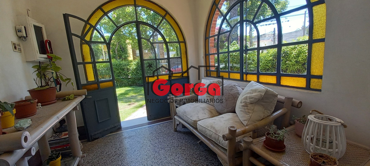 Casa ID.386 - Hermosa casa sobre Castro