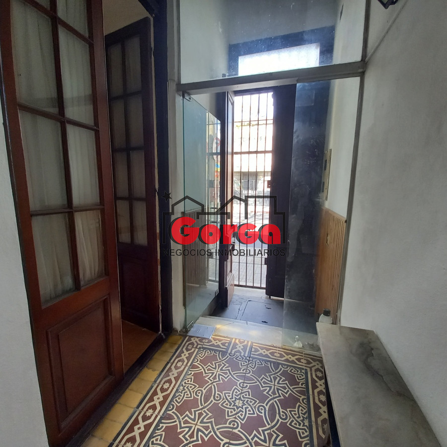 Casa ID.404 - Casa sobre Garibaldi esquina Cufré