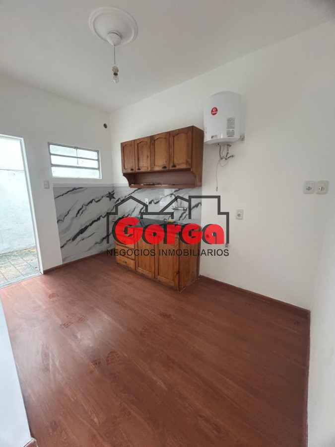 Casa ID.603 - Casa 2 dorm detrás Shopping Nuevo Centro 