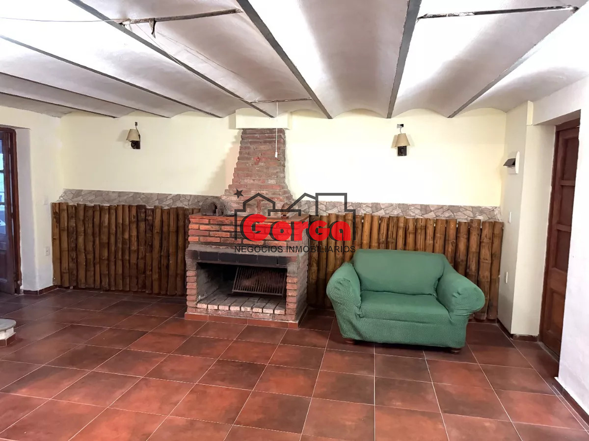 Casa ID.462 - Preciosa y única propiedad sobre Agraciada casi Asencio