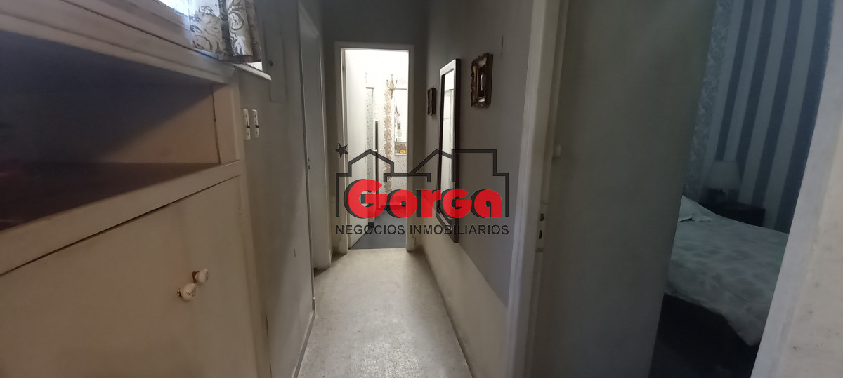 Casa ID.518 - Padrón único sobre Acevedo Díaz esquina Martín García