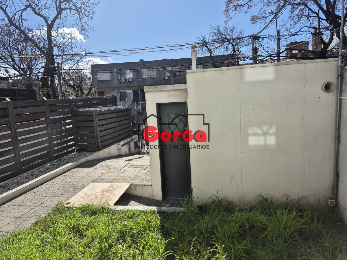 Casa ID.538 - A metros de la Rambla, sobre Solano López 