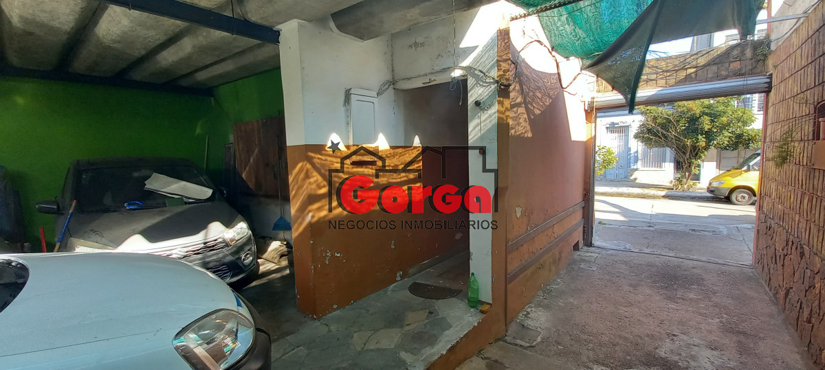 Casa ID.518 - Padrón único sobre Acevedo Díaz esquina Martín García