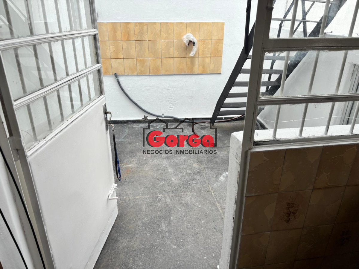 Casa ID.590 - Casa 2 dorm sobre Yaguari casi Bvar Artigas 