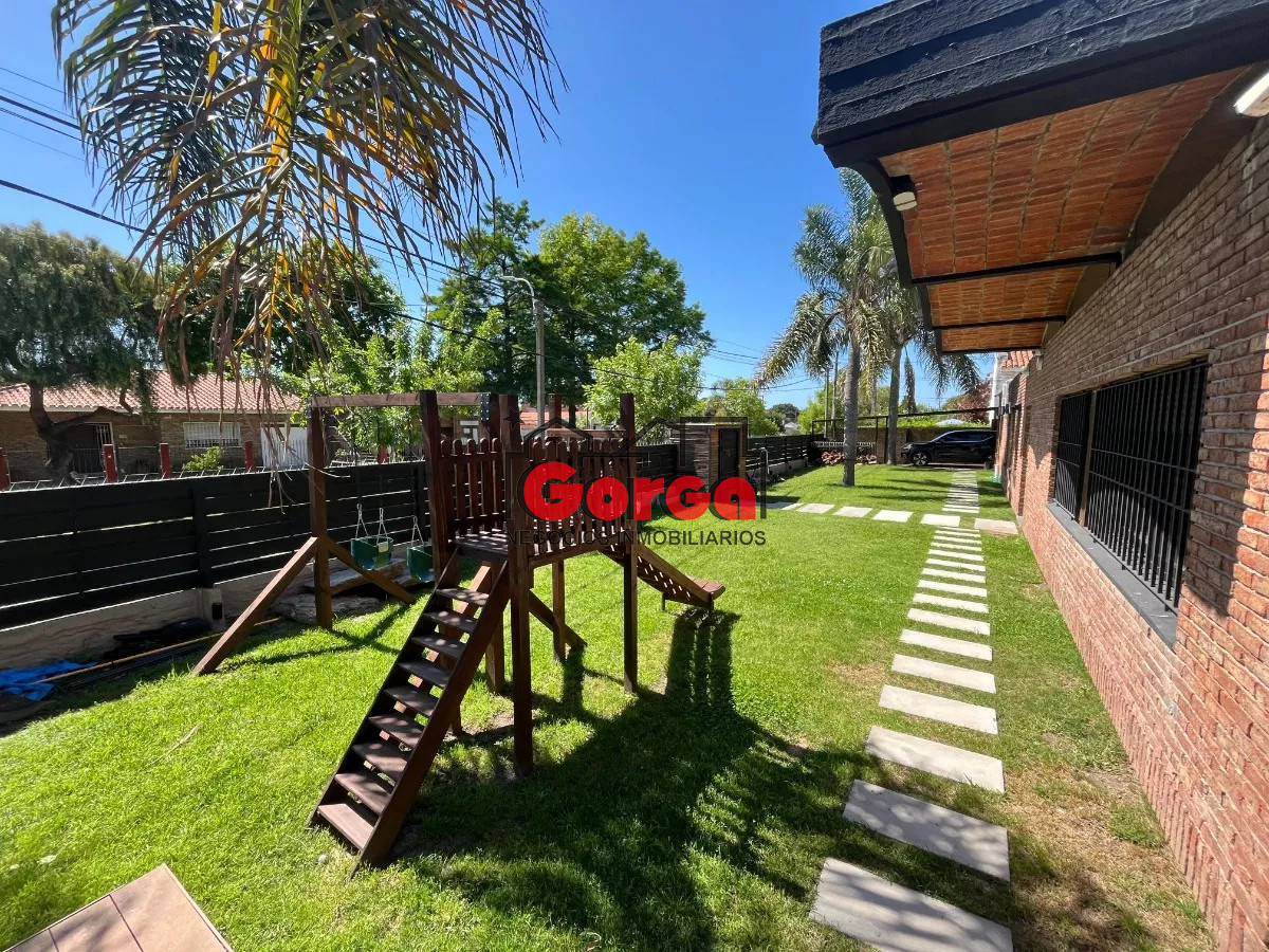Casa ID.439 - Hermosa casa domótica en Carrasco Sur, a metros de Avda Italia