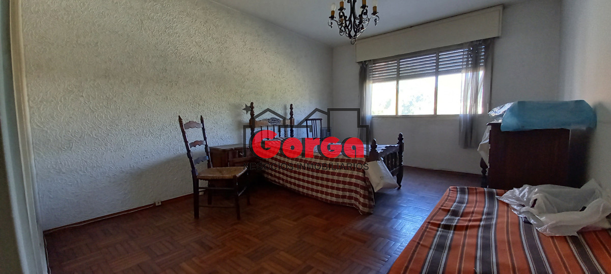 Casa ID.390 - Muy lindo dúplex en Chiavari y Herrera. Excelente punto!