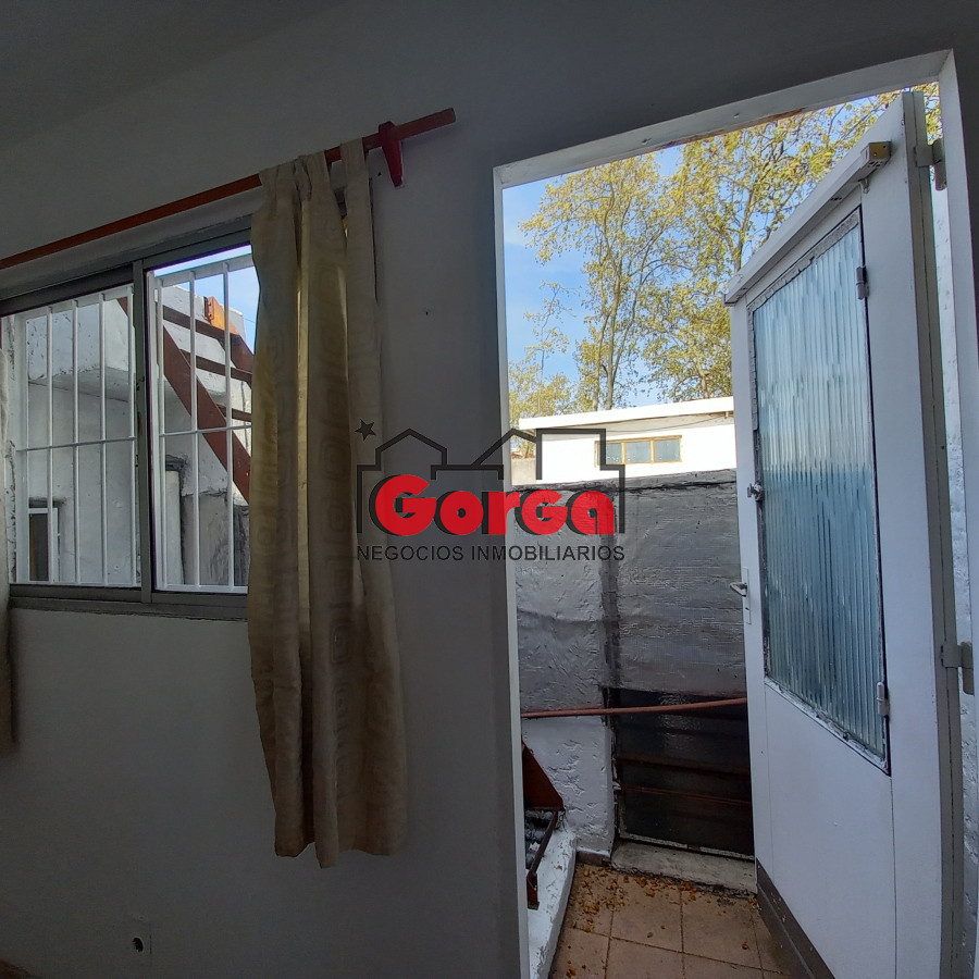 Casa ID.404 - Casa sobre Garibaldi esquina Cufré