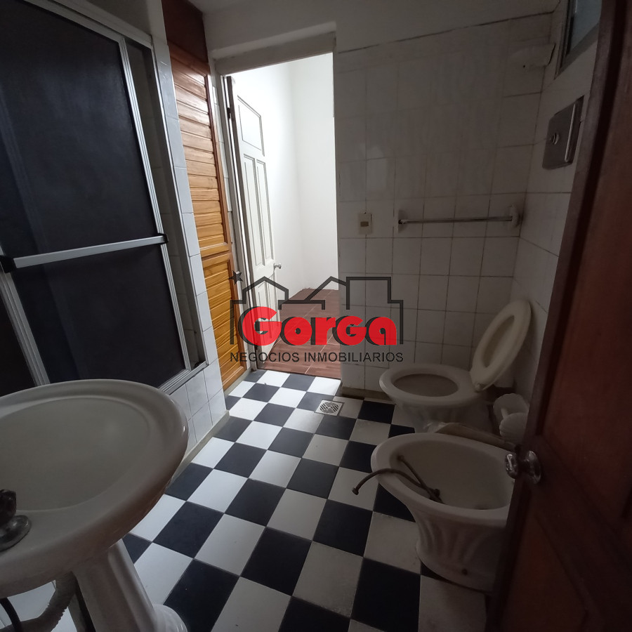 Casa ID.404 - Casa sobre Garibaldi esquina Cufré