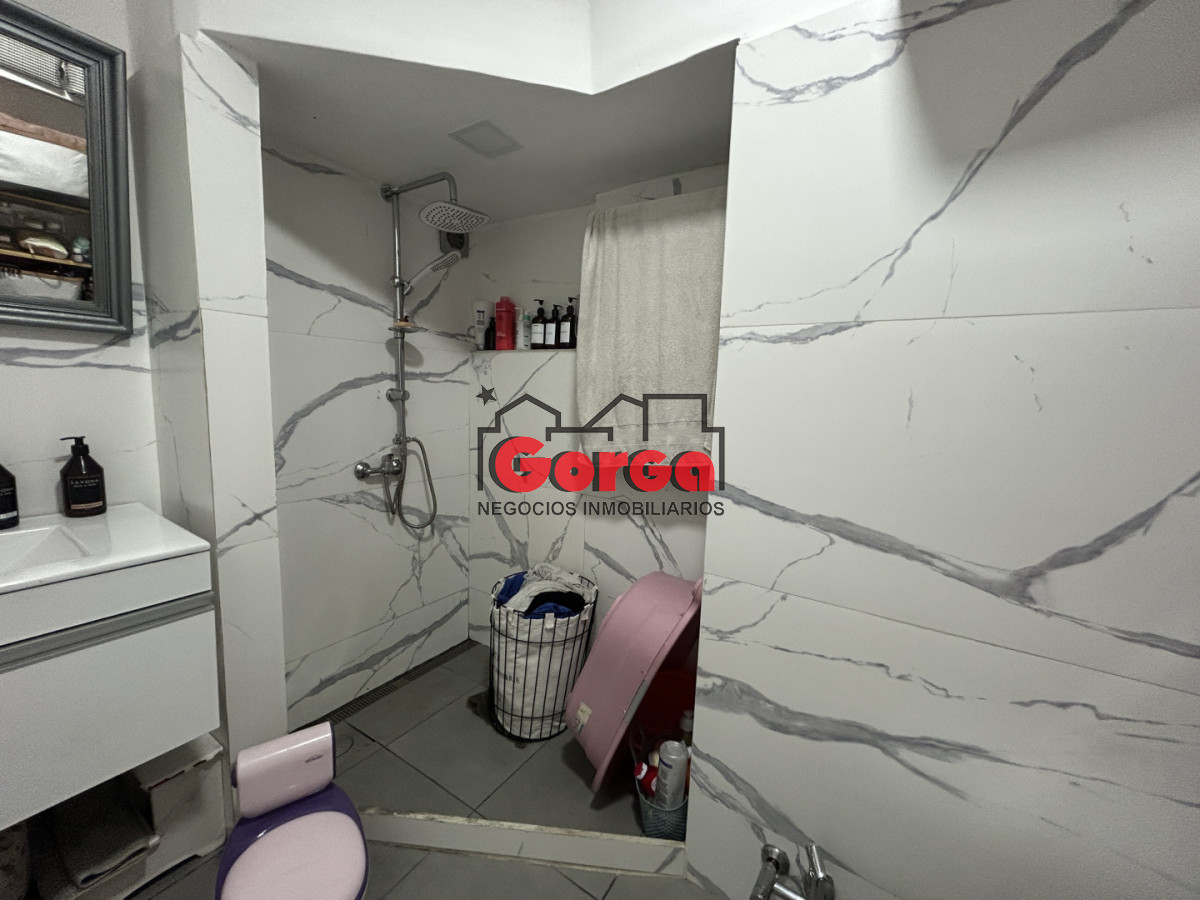 Casa ID.573 - Excelente casa en PB, sobre Acevedo Díaz y Cagancha