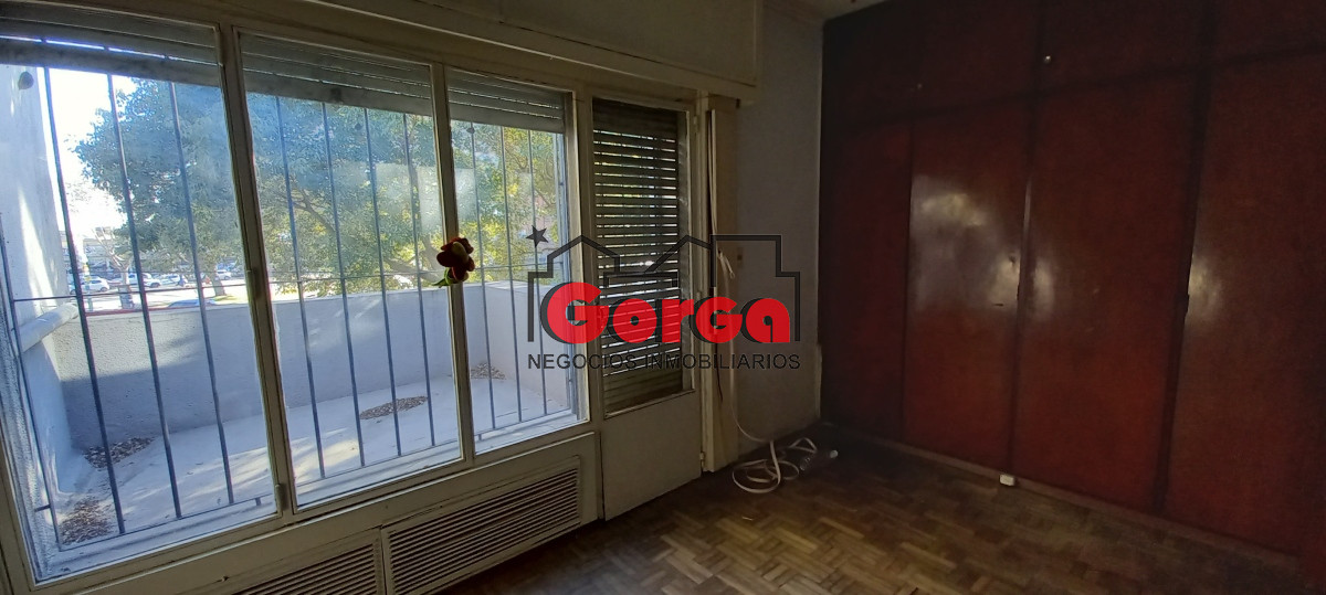Casa ID.385 - Padrón único sobre Br Artigas casi Gral Flores