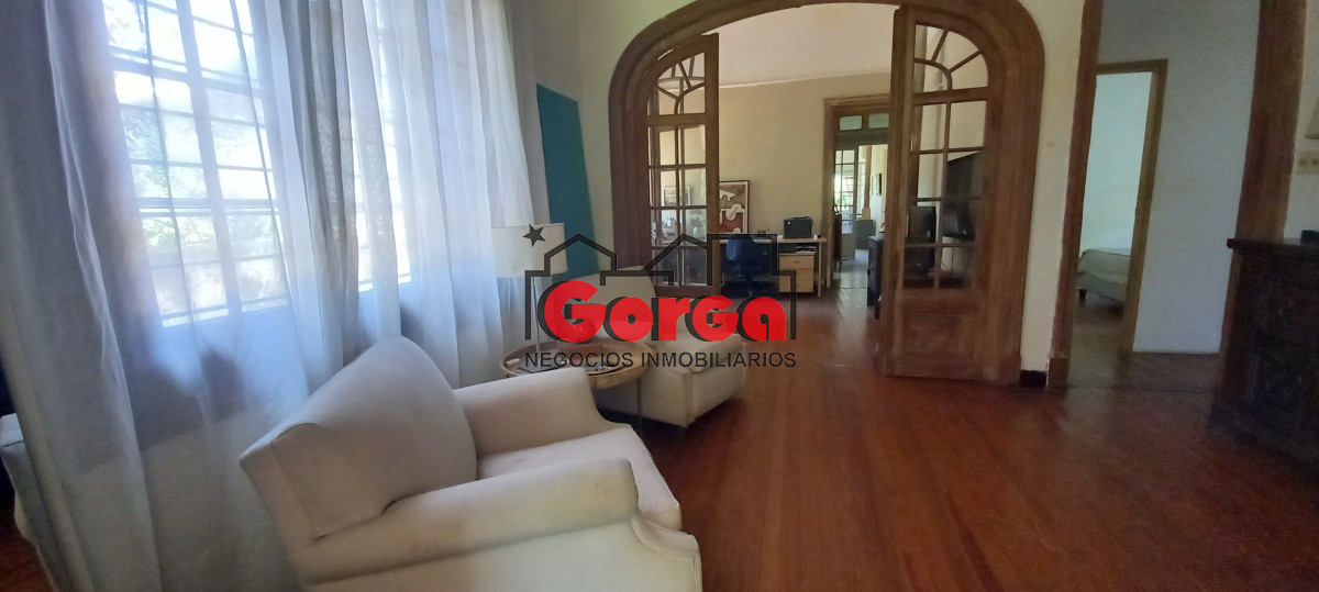 Casa ID.386 - Hermosa casa sobre Castro