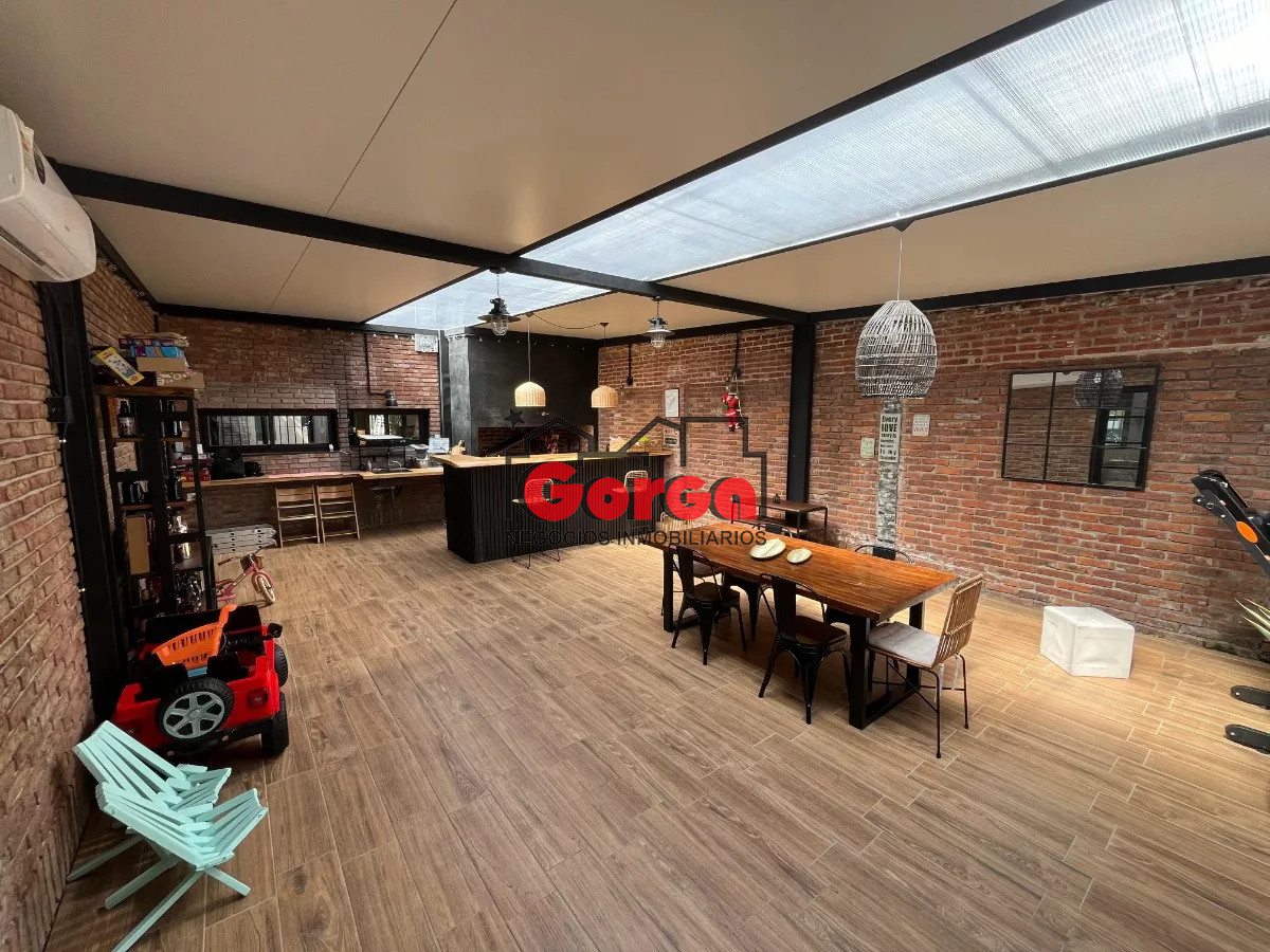 Casa ID.439 - Hermosa casa domótica en Carrasco Sur, a metros de Avda Italia