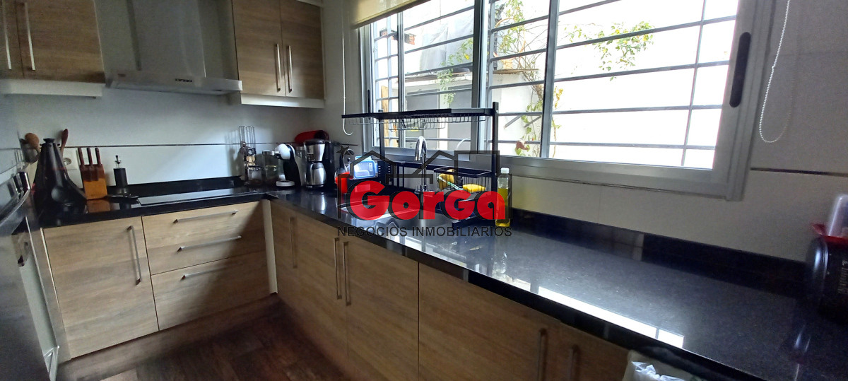 Casa ID.485 - Muy linda casa reciclada, a metros de Garibaldi y Cufré