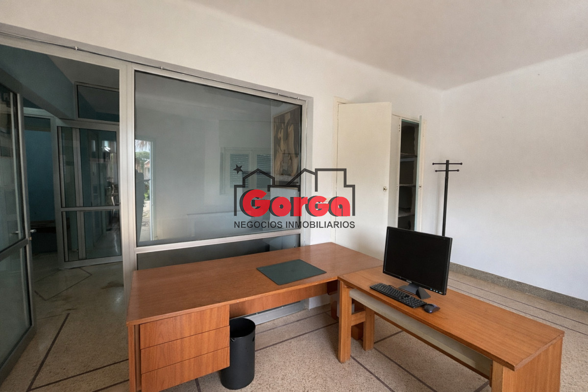 Casa ID.570 - Sobre Br Artigas y Marcelino Sosa, casa en planta alta. 