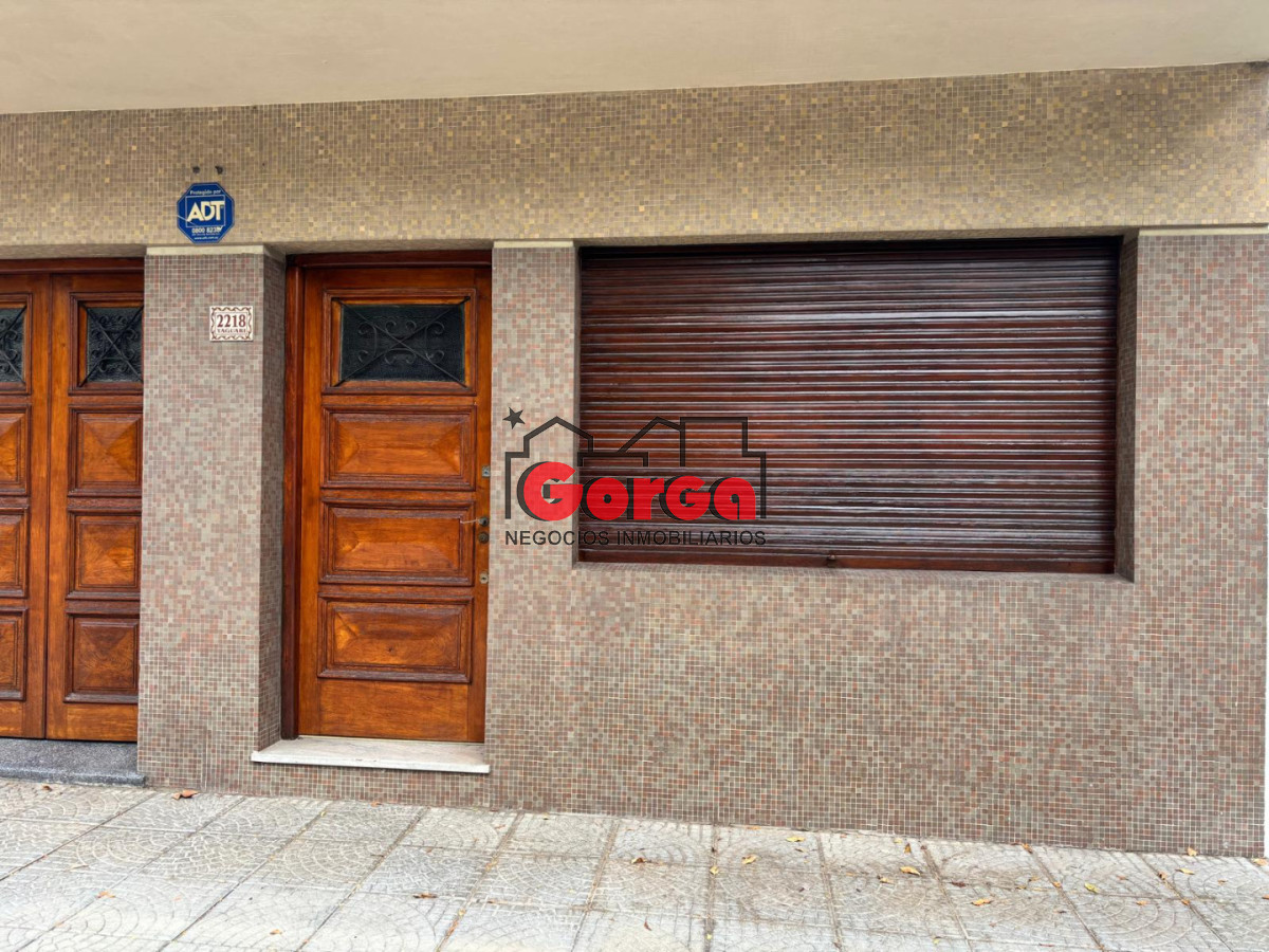 Casa ID.590 - Casa 2 dorm sobre Yaguari casi Bvar Artigas 