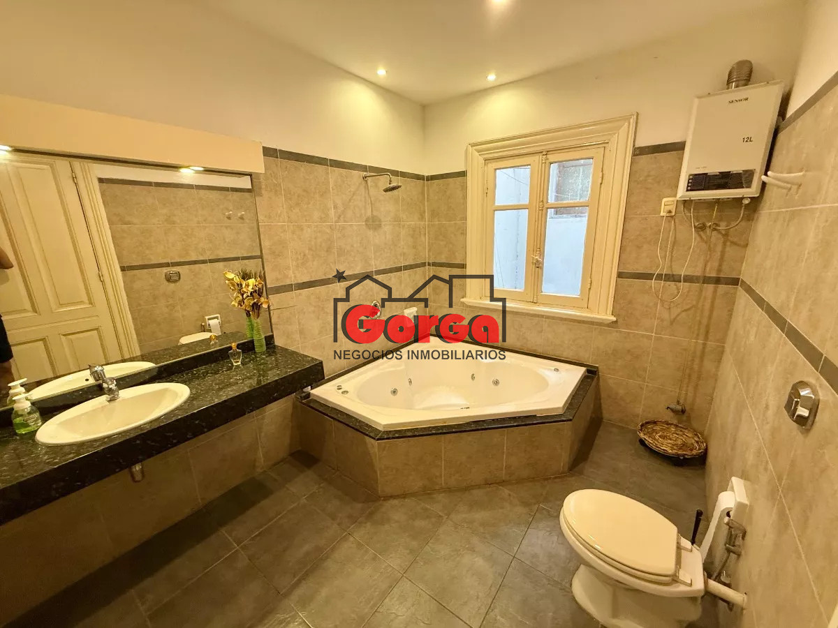 Casa ID.462 - Preciosa y única propiedad sobre Agraciada casi Asencio
