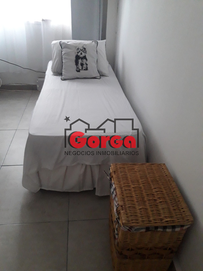 Casa ID.514 - Casa en alquiler sobre Tomas Gomensoro 
