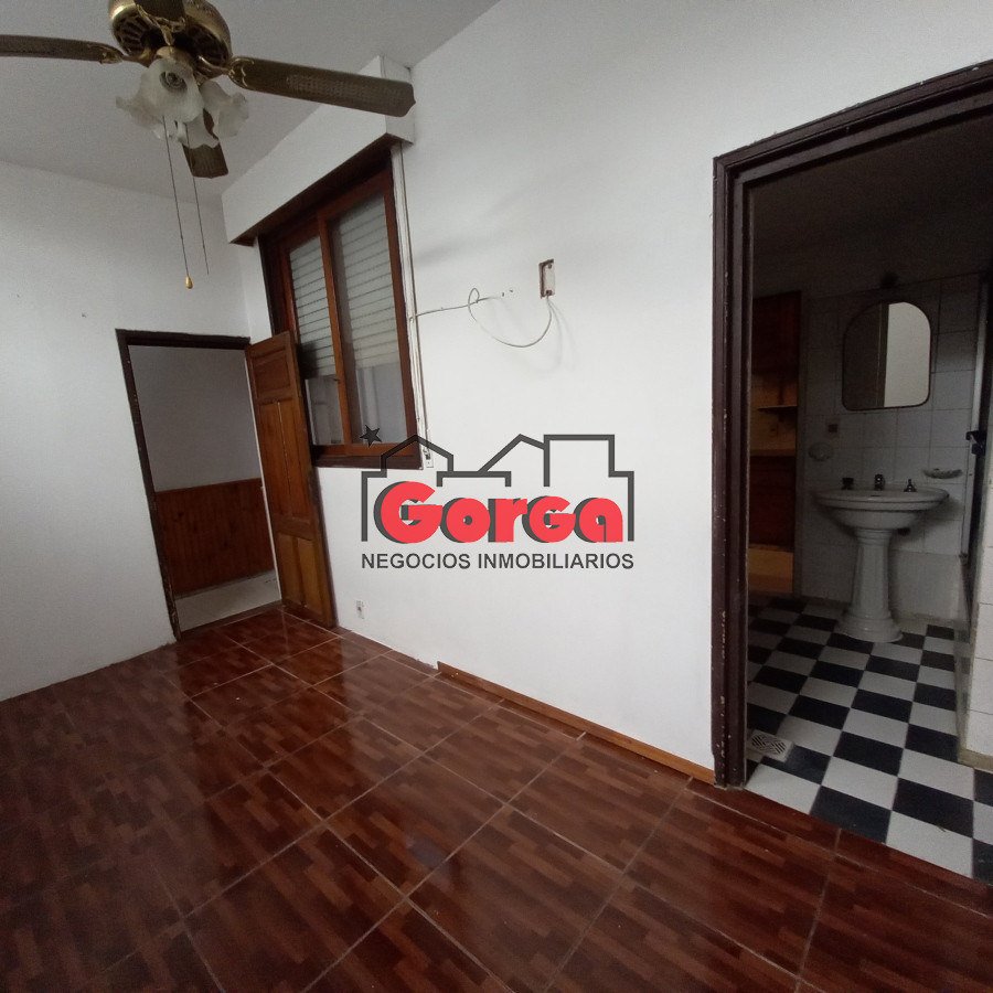 Casa ID.404 - Casa sobre Garibaldi esquina Cufré