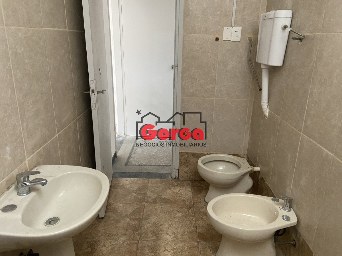 Casa ID.532 - Casa en Alquiler 2 dorm con gge 2 autos 