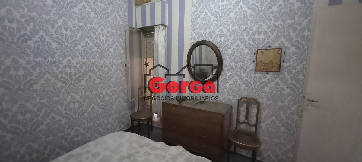Casa ID.518 - Padrón único sobre Acevedo Díaz esquina Martín García