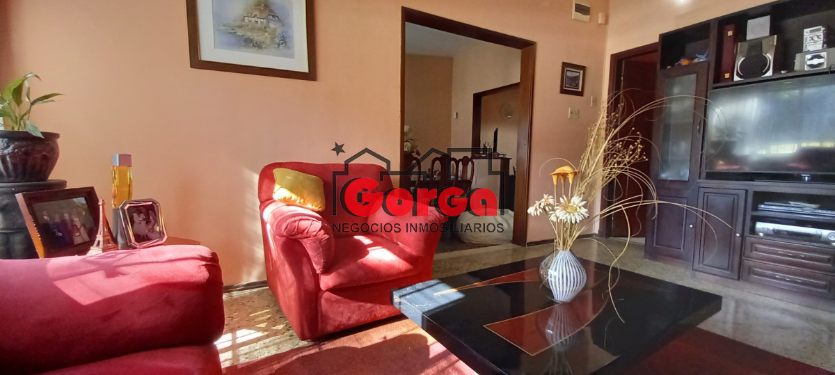 Casa ID.568 - Sobre Herrera y San Martín. Excelente chalet.