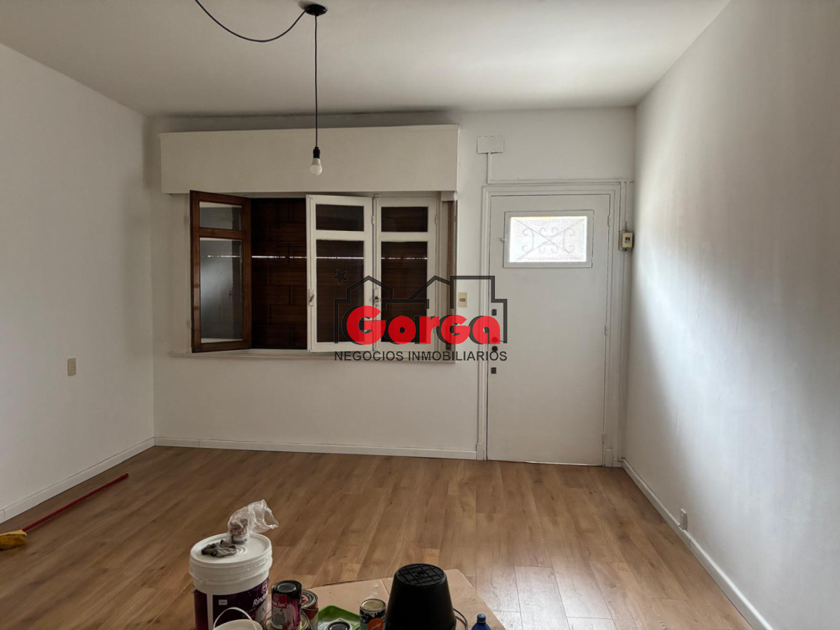 Casa ID.590 - Casa 2 dorm sobre Yaguari casi Bvar Artigas 