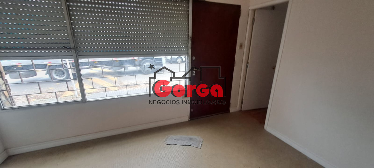 Casa ID.539 - Excelente casa sobre Requena y Miguelete