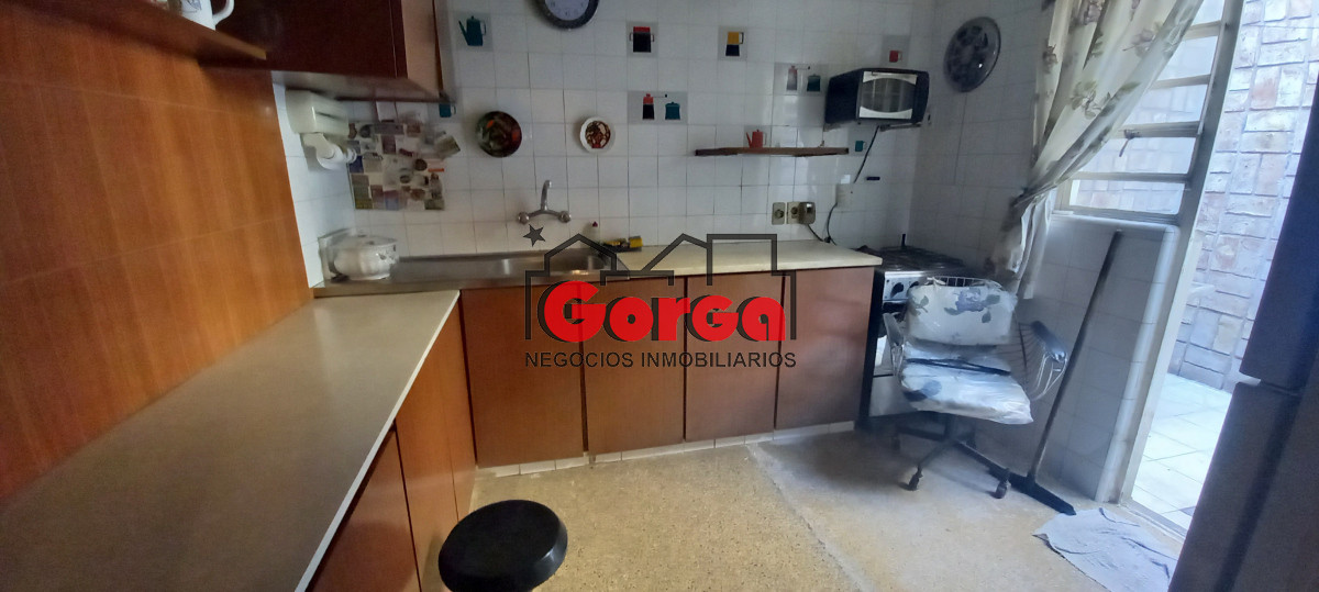 Casa ID.518 - Padrón único sobre Acevedo Díaz esquina Martín García