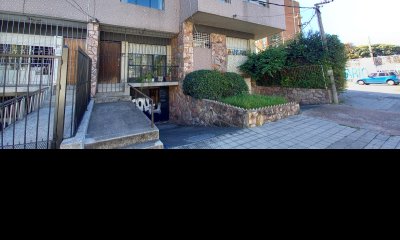 Muy lindo dúplex en Chiavari y Herrera. Excelente punto!