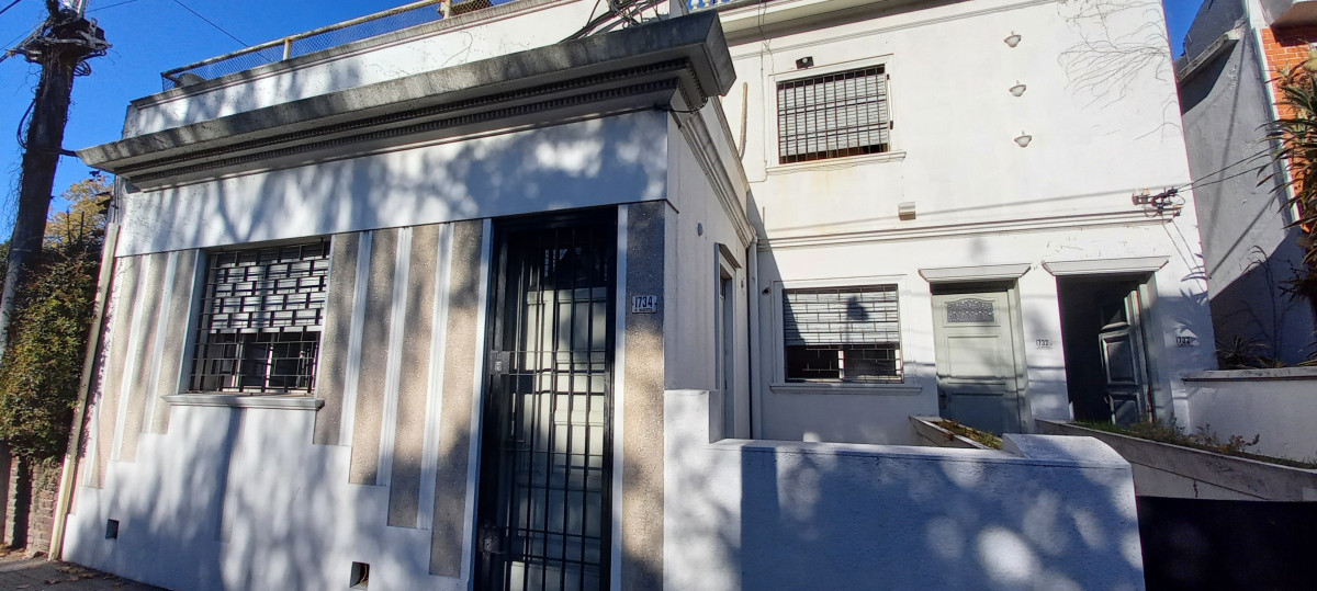 Sobre Magested, tres casas en un mismo padrón. 