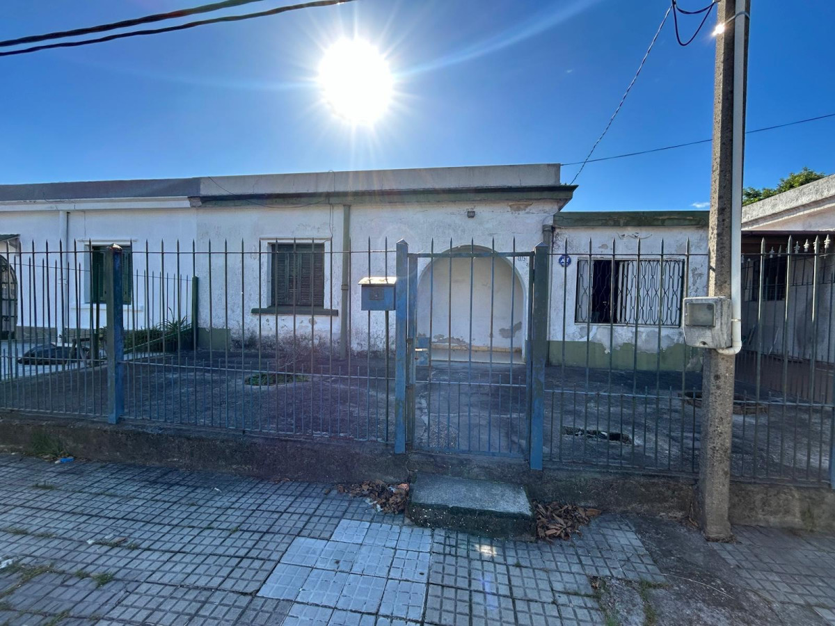 Sobre Yucatan, casa en padrón único, excelente desahogo 