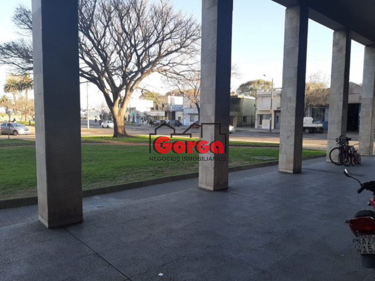 Local Comercial ID.57 - Local frente a la Plaza San Martín