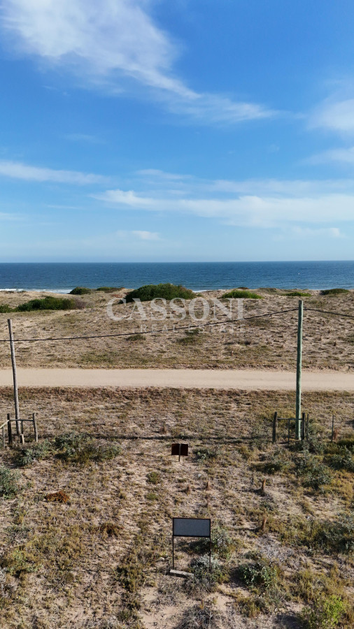 Terreno ID.3960 - Vendo en Primera Línea del Mar 2450 M2
