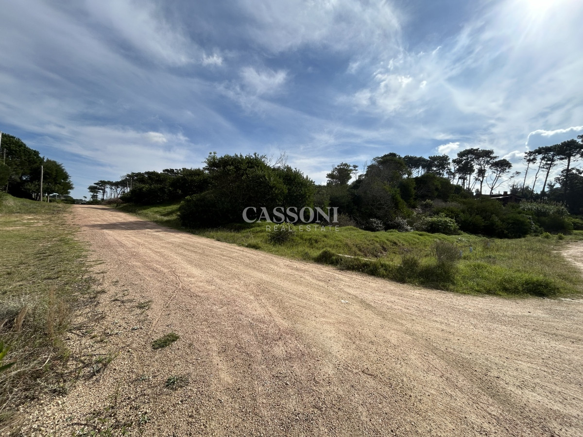 Terreno ID.2720 - Vendemos Terrenos (3) de 1366 M2 a 100 mts de la playa de Ocean Park