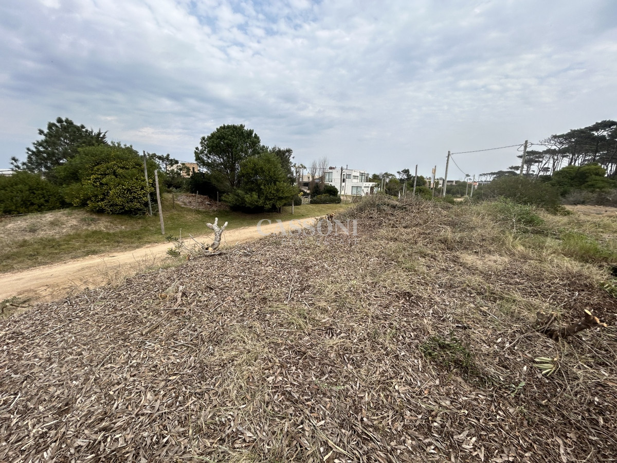 Terreno ID.2720 - Vendemos Terrenos (3) de 1366 M2 a 100 mts de la playa de Ocean Park
