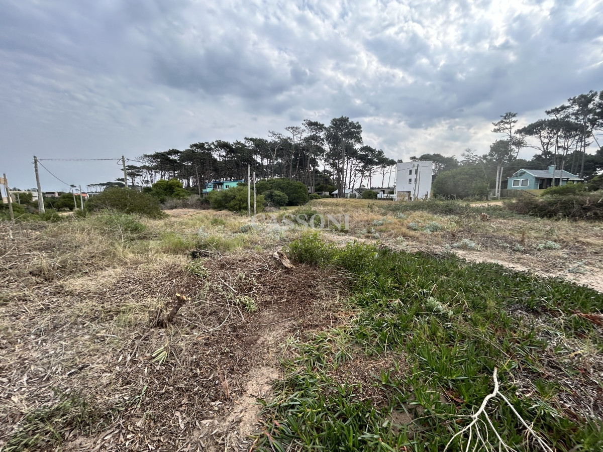 Terreno ID.2720 - Vendemos Terrenos (3) de 1366 M2 a 100 mts de la playa de Ocean Park