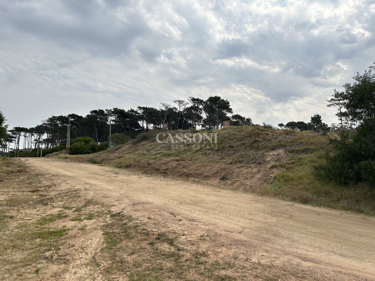 Terreno ID.2720 - Vendemos Terrenos (3) de 1366 M2 a 100 mts de la playa de Ocean Park