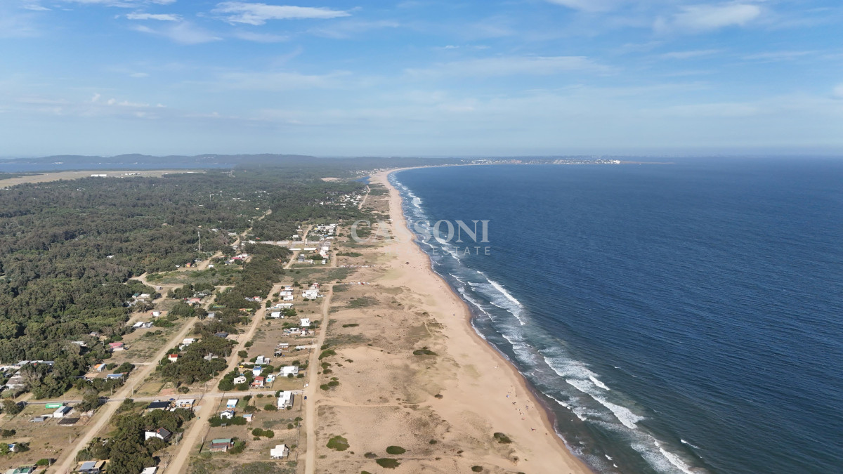 Terreno ID.3960 - Vendo en Primera Línea del Mar 2450 M2