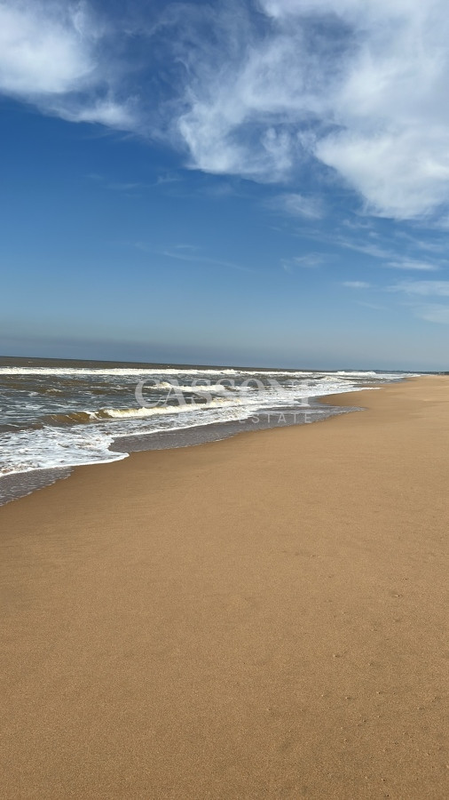 Terreno ID.2720 - Vendemos Terrenos (3) de 1366 M2 a 100 mts de la playa de Ocean Park